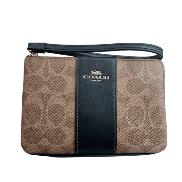 New Coach Signature Wristlet - Picture 4 of 5